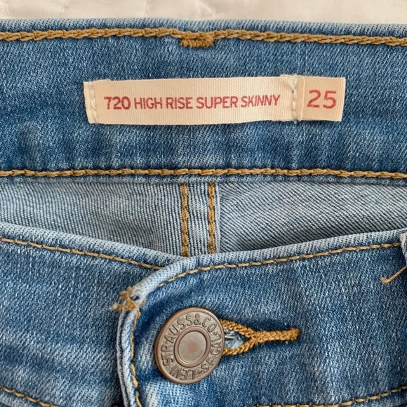 Levi's High Rise Super Skinny Jean - Picture 5 of 5